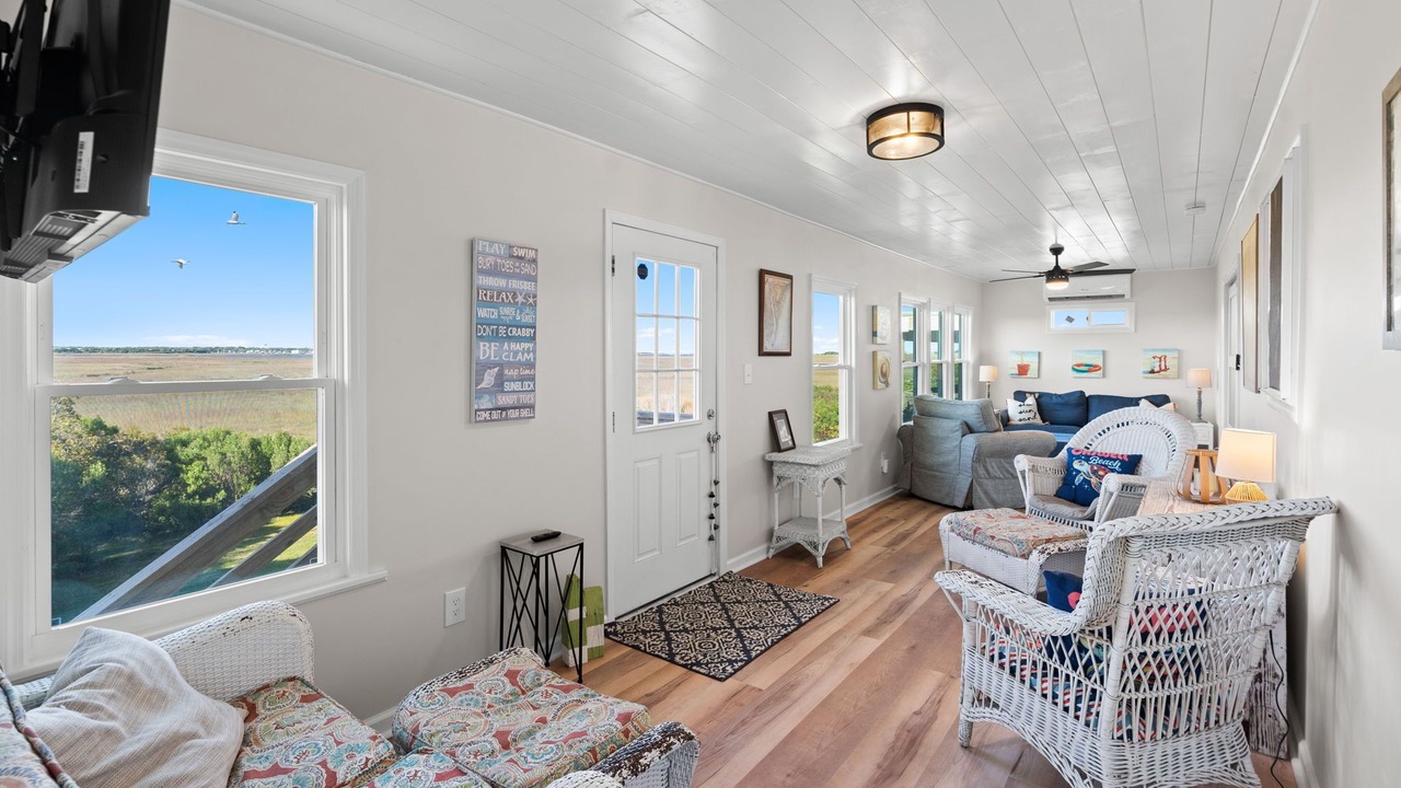 Photo of Livingroom in Caswell Beach