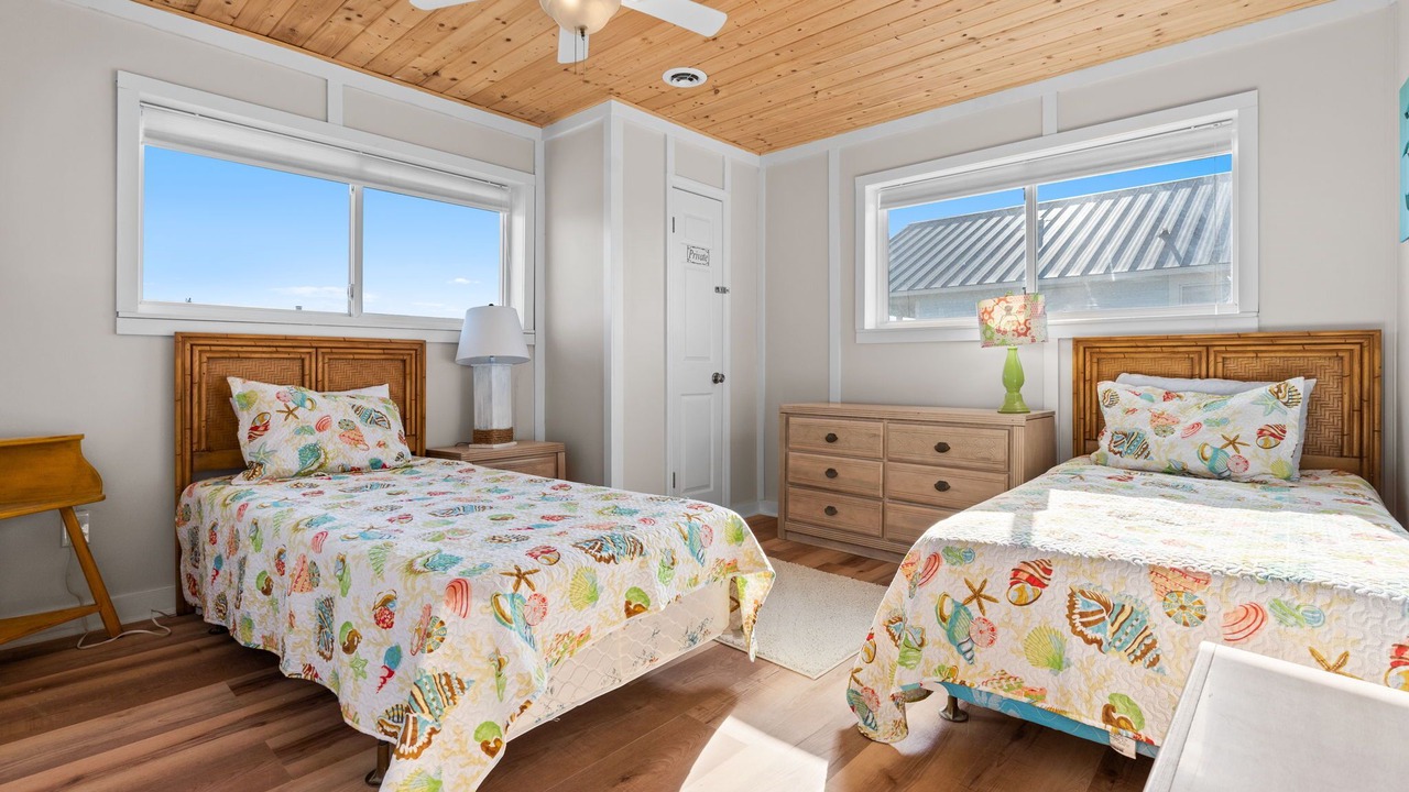 Photo of Bedroom in Caswell Beach