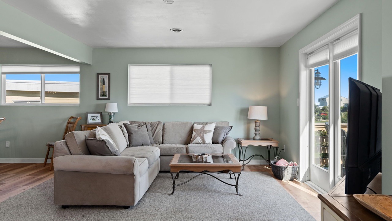 Photo of Livingroom in Caswell Beach