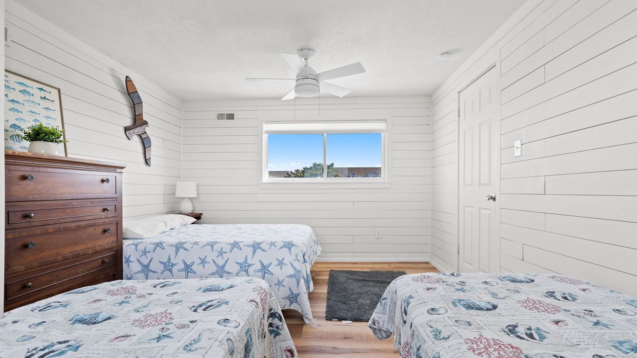 Photo of Bedroom in Caswell Beach