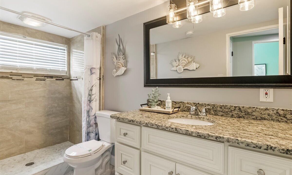 Photo of Bathroom in Anona