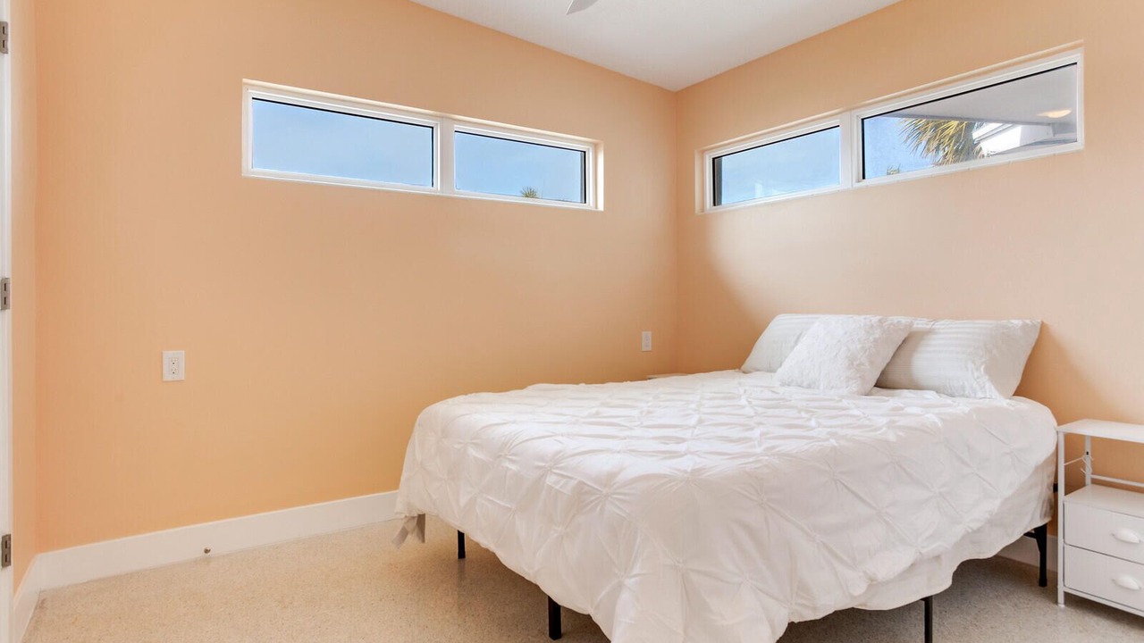 Photo of Bedroom in Redington Beach