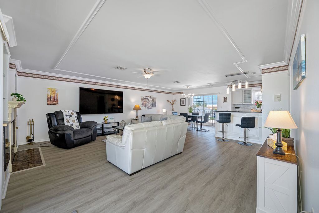 Photo of Livingroom in Redington Shores