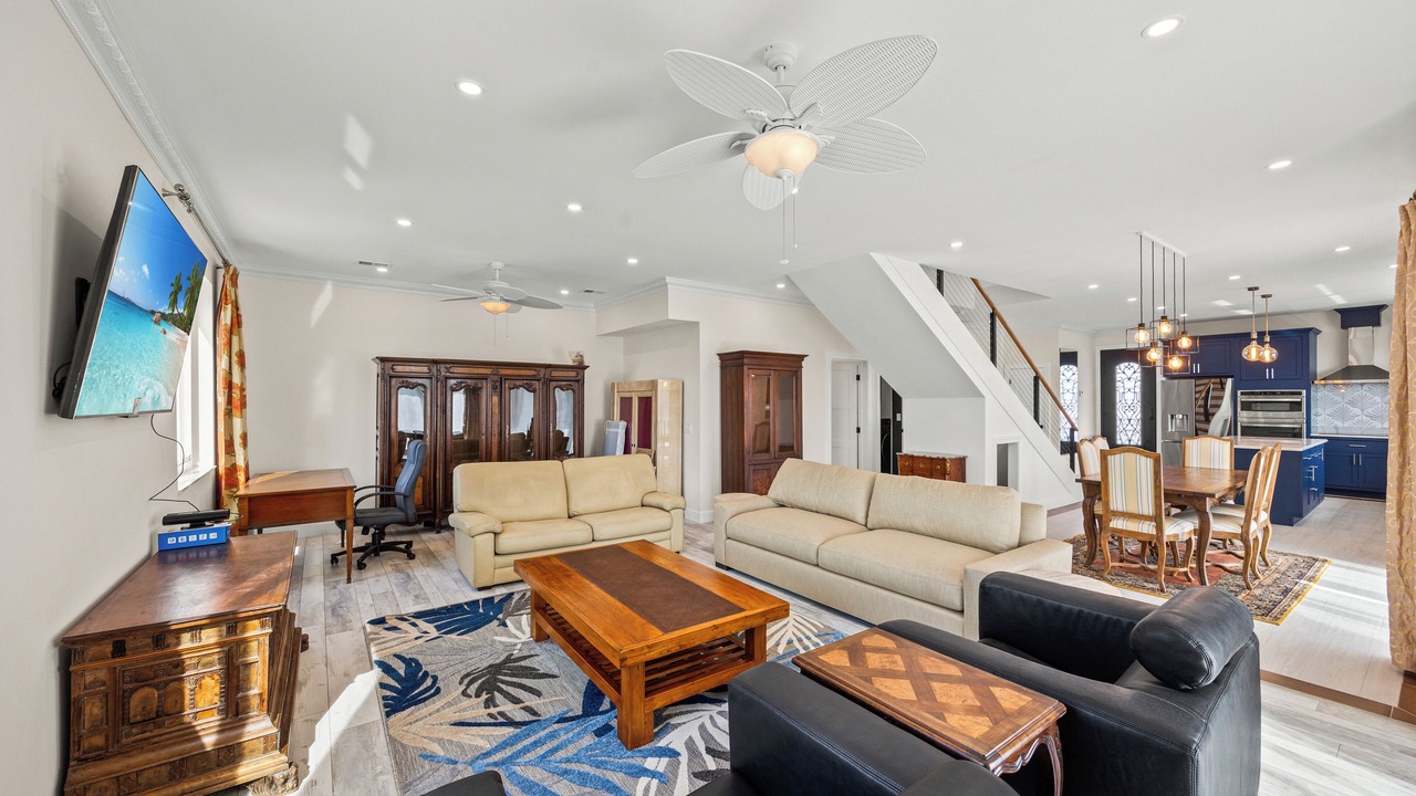 Photo of Livingroom in Treasure Island