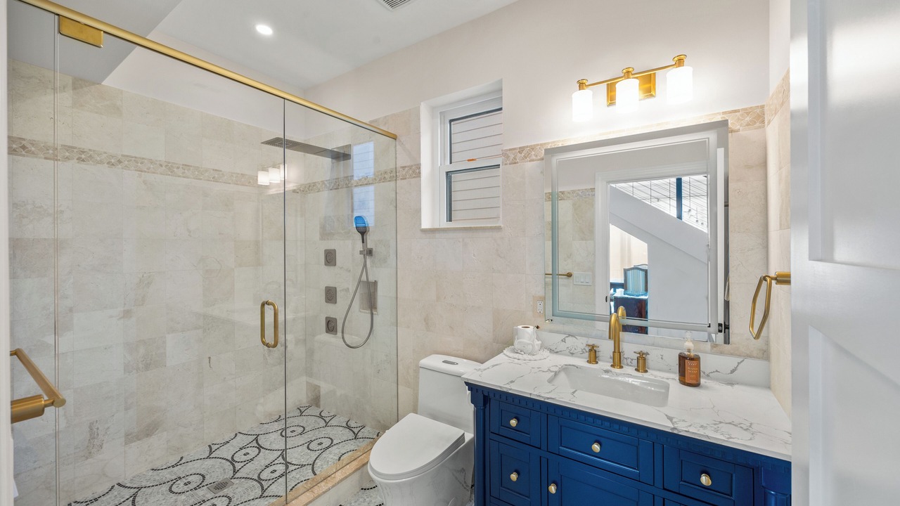 Photo of Bathroom in Treasure Island