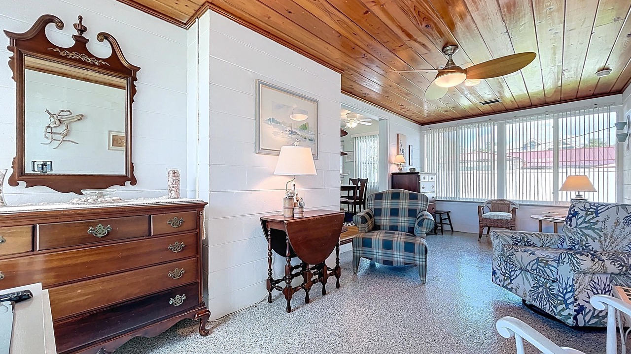 Photo of Livingroom in Holmes Beach