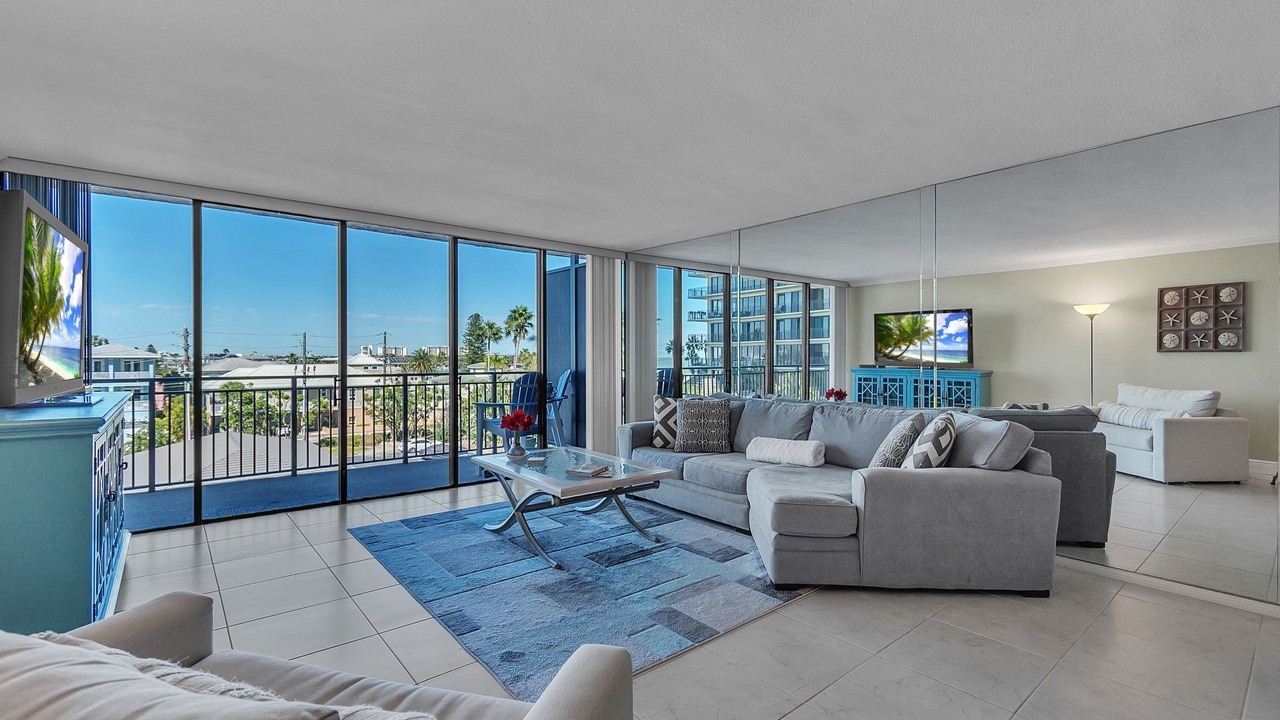 Photo of Patio Balcony in Sunset Beach