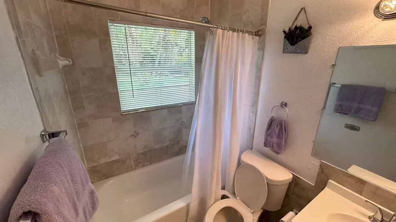 Photo of Bathroom in South Gate Ridge