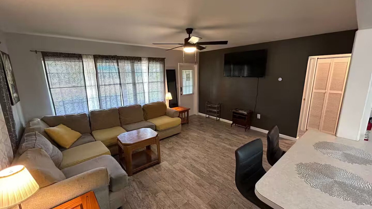 Photo of Livingroom in South Gate Ridge