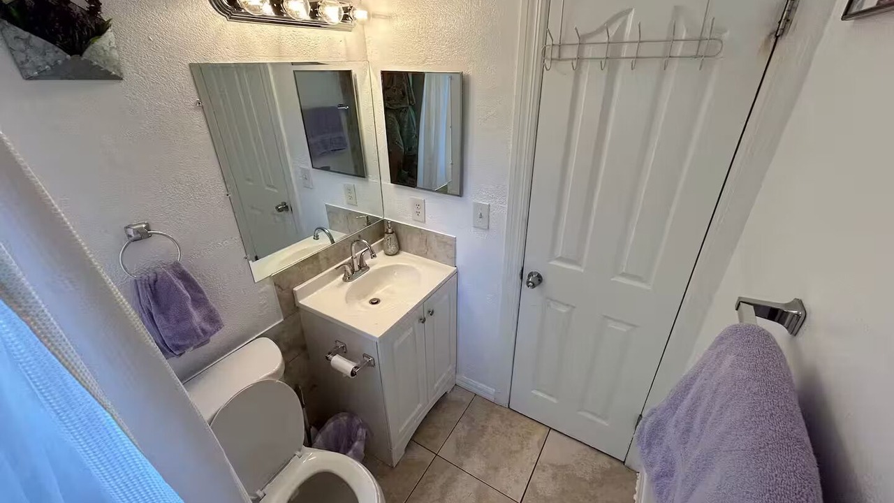 Photo of Bathroom in South Gate Ridge