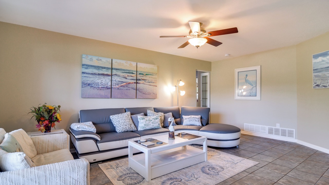 Photo of Livingroom in Harbor Hills
