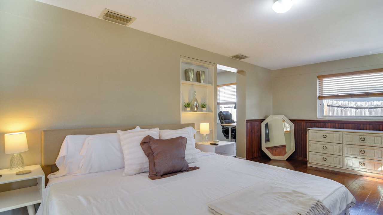 Photo of Bedroom in Harbor Hills