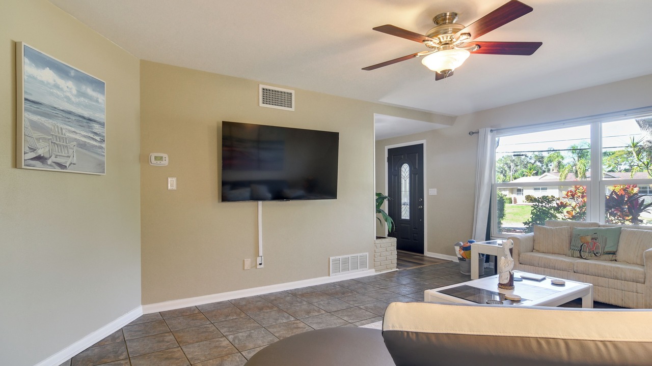 Photo of Livingroom in Harbor Hills