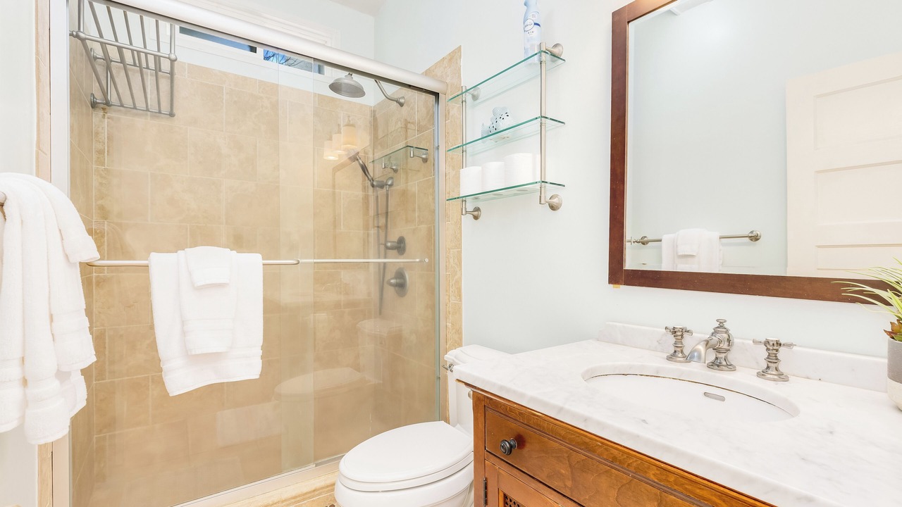 Photo of Bathroom in Manoa