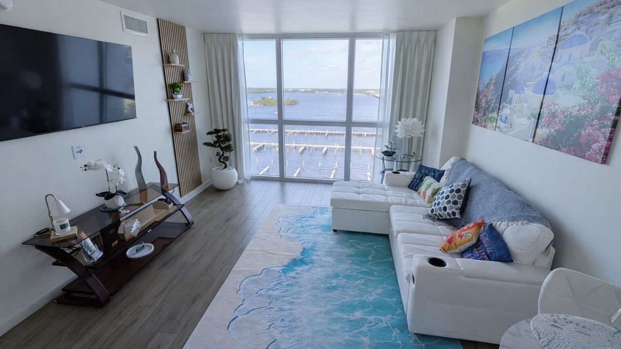 Photo of Livingroom in Fort Myers River District