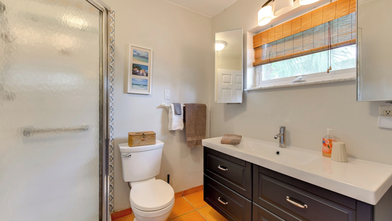 Photo of Bathroom in South Gate Ridge