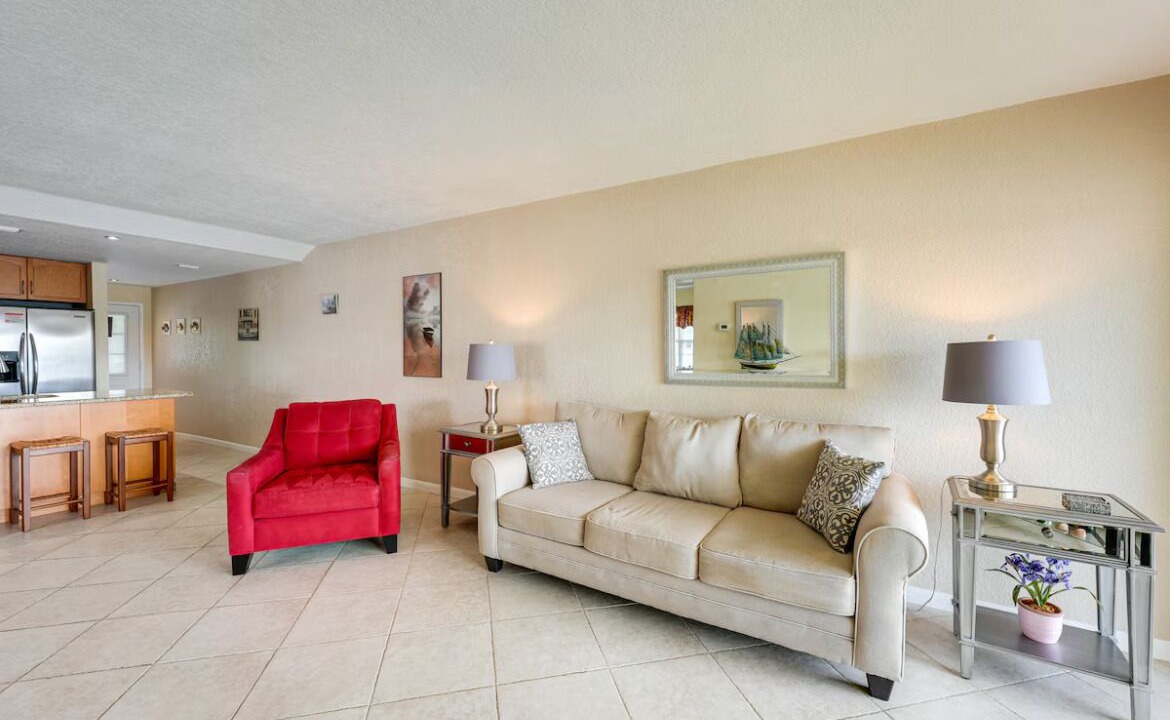 Photo of Livingroom in Capri Isle