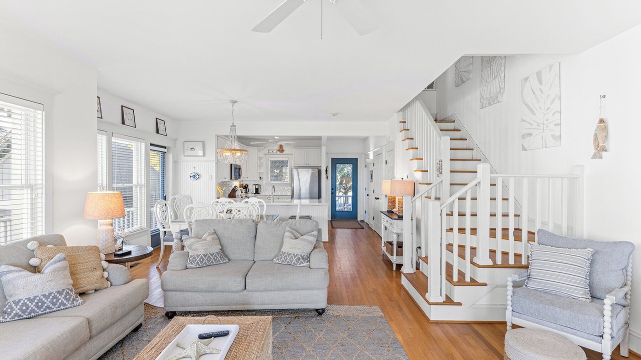 Photo of Livingroom in Flora's Bluff