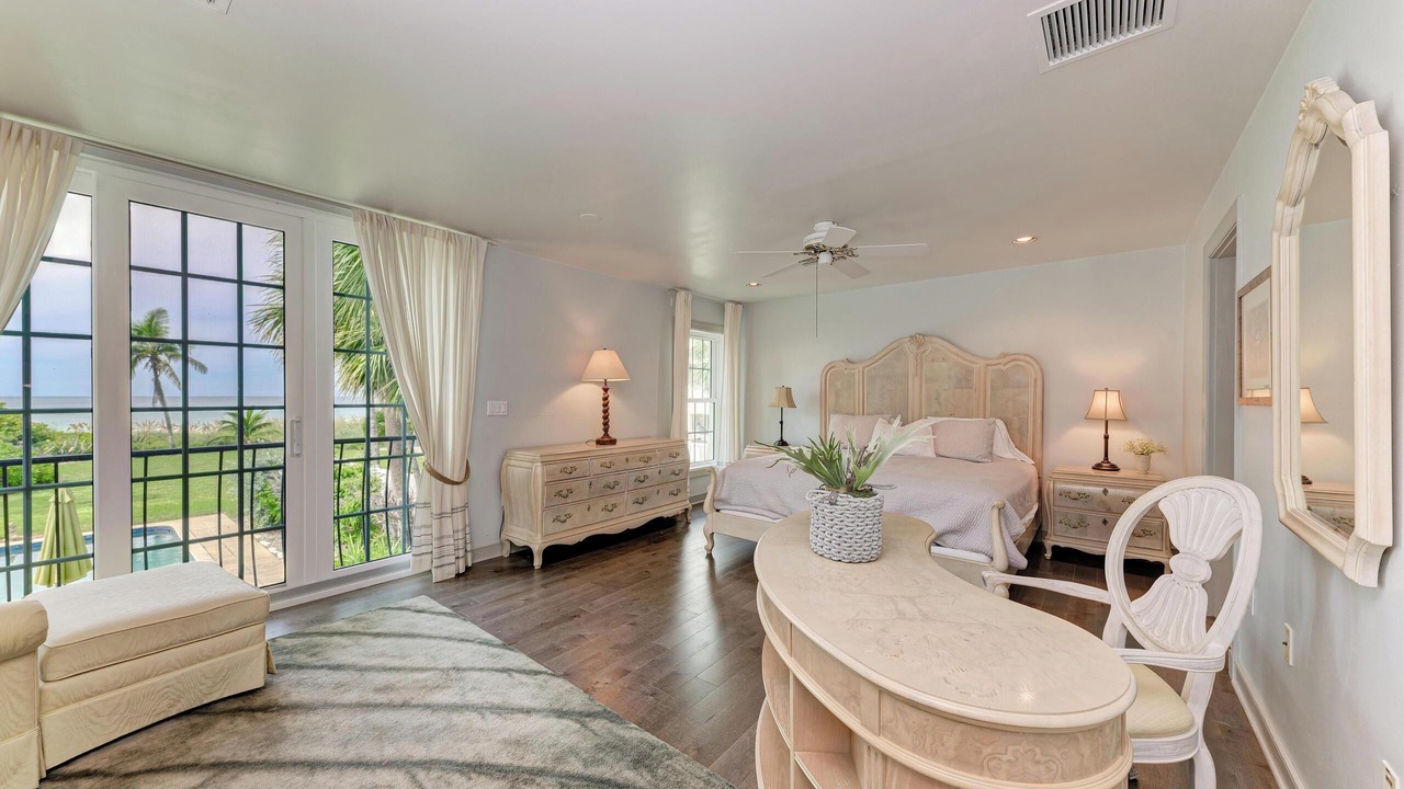 Photo of Bedroom in Longboat Key