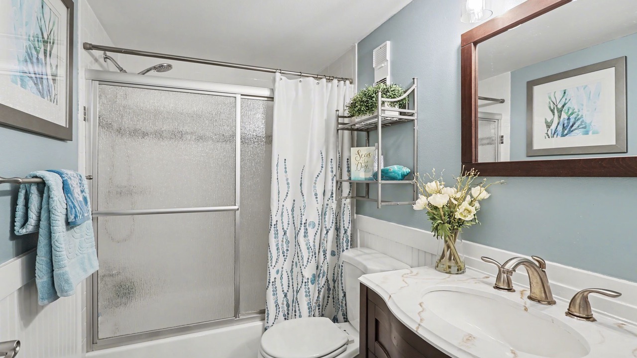 Photo of Bathroom in Treasure Island