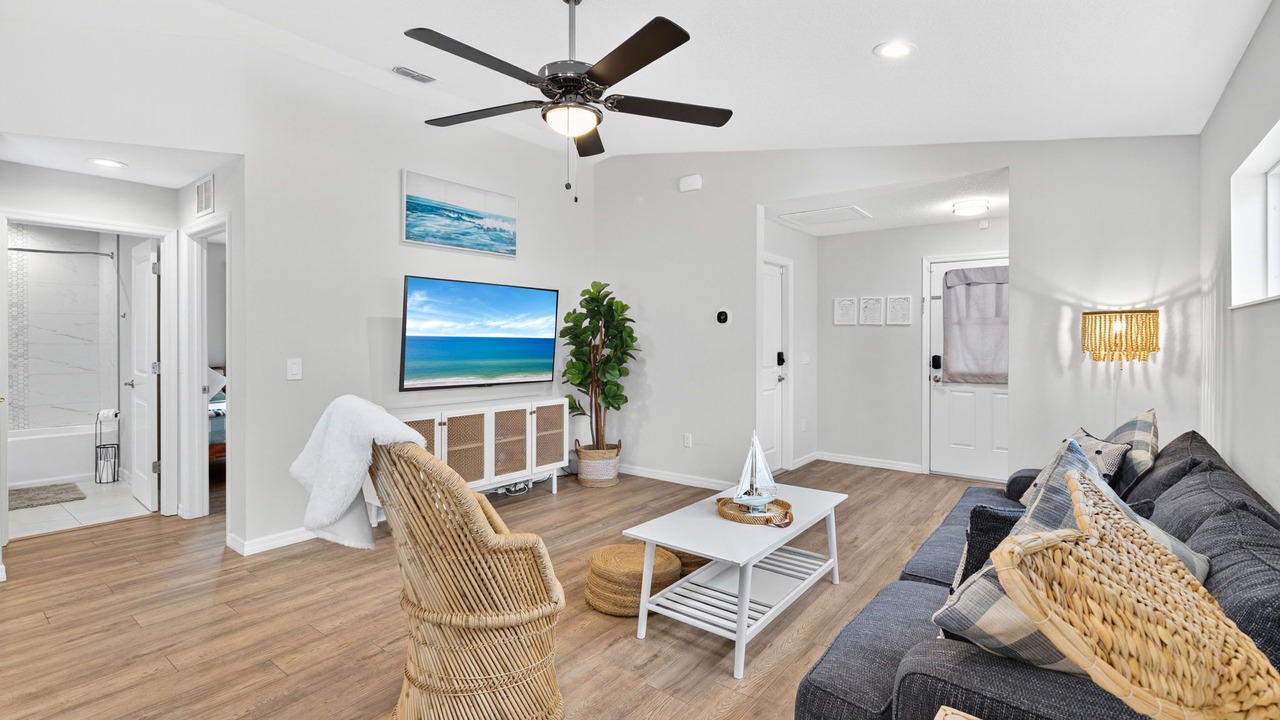 Photo of Livingroom in Central Sarasota