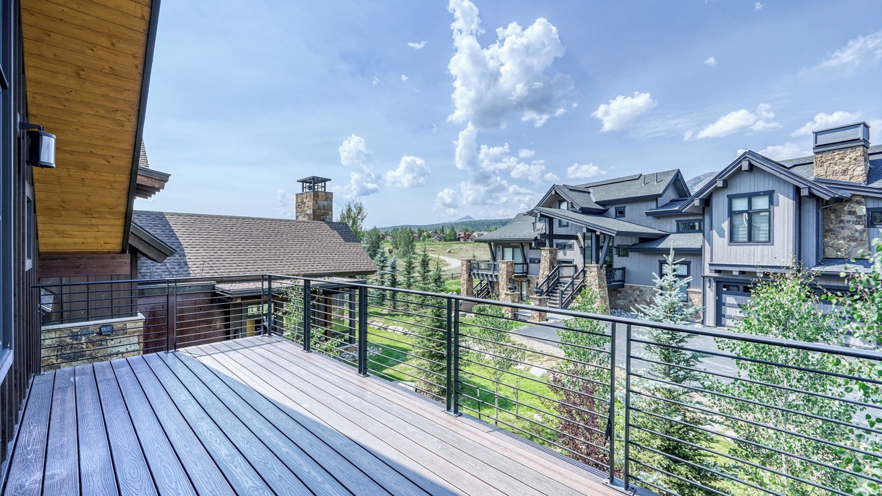 Photo of Patio Balcony in Three Peaks