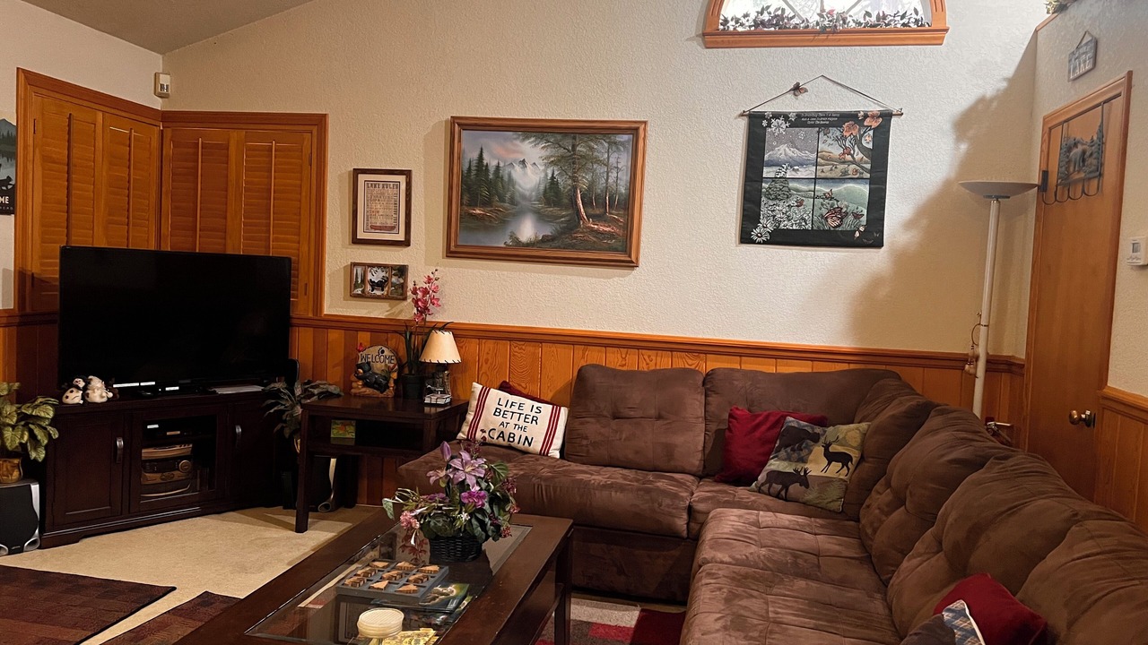 Photo of Livingroom in Cedar Glen