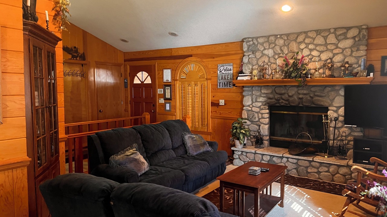 Photo of Livingroom in Cedar Glen