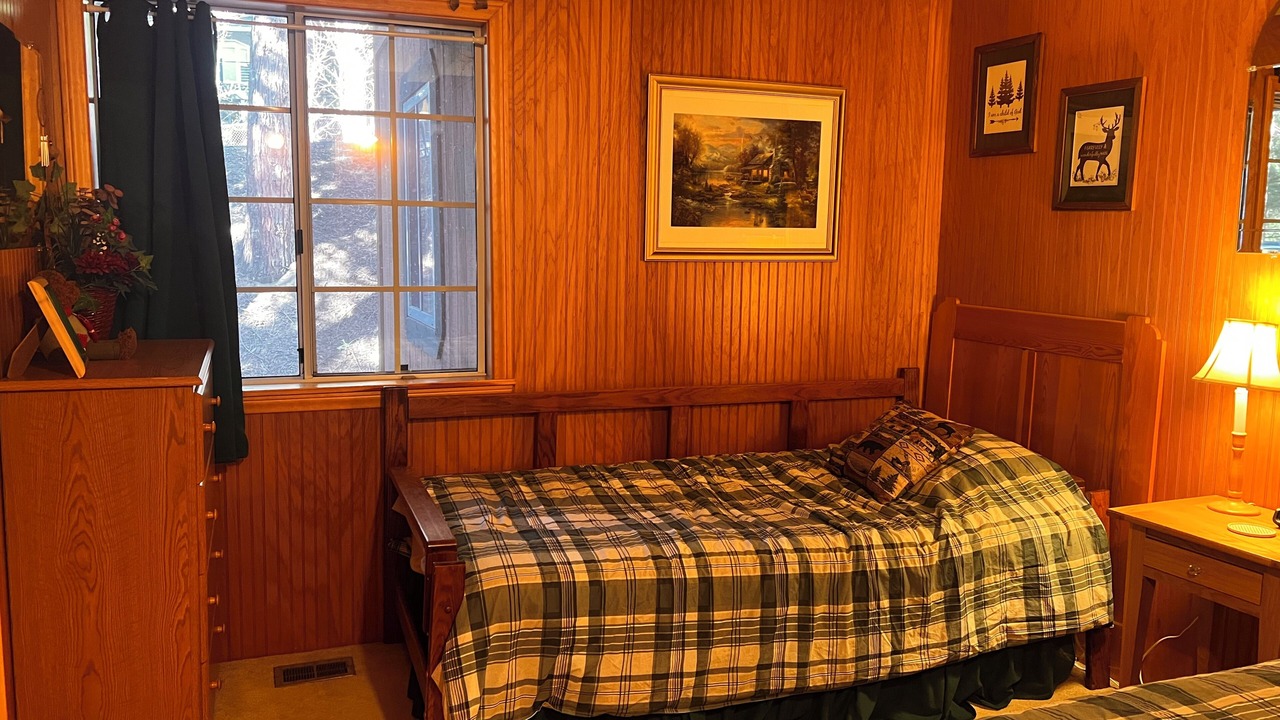 Photo of Bedroom in Cedar Glen