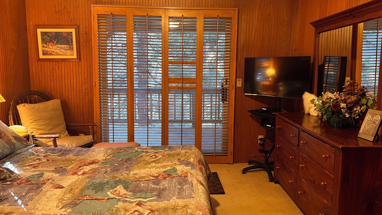 Photo of Bedroom in Cedar Glen