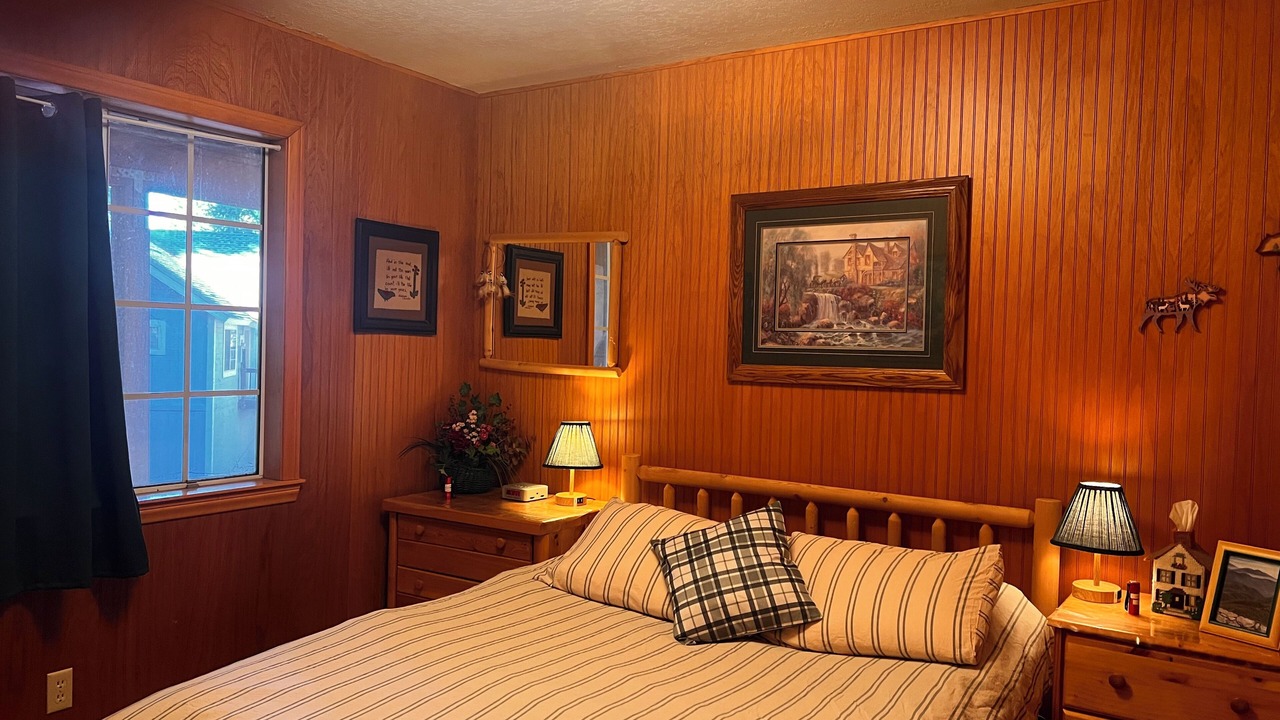 Photo of Bedroom in Cedar Glen