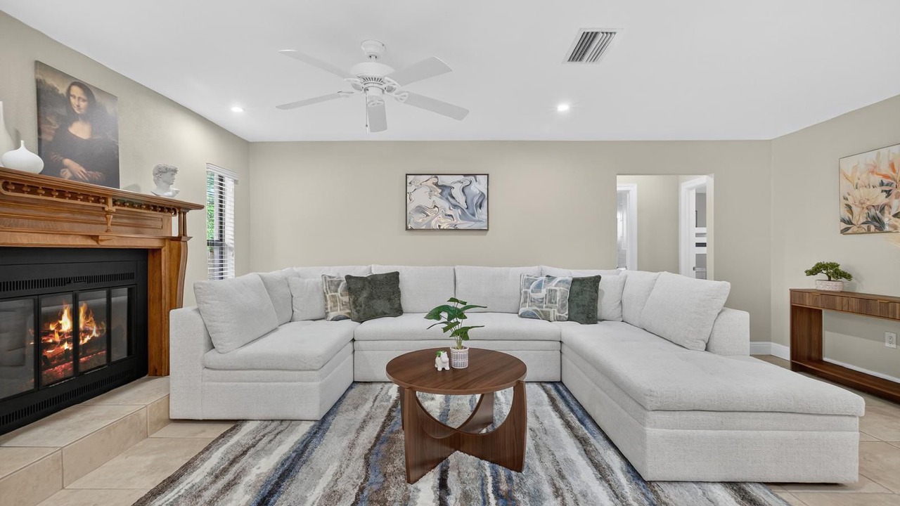 Photo of Livingroom in Sarasota Springs