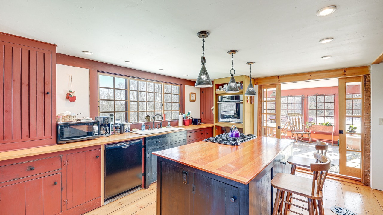 Photo of Kitchen in Center Lovell