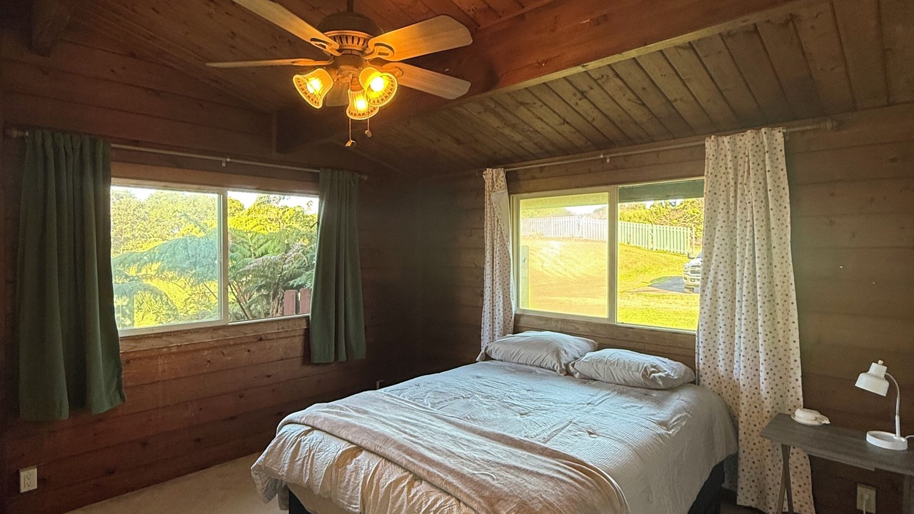 Photo of Bedroom in Naalehu