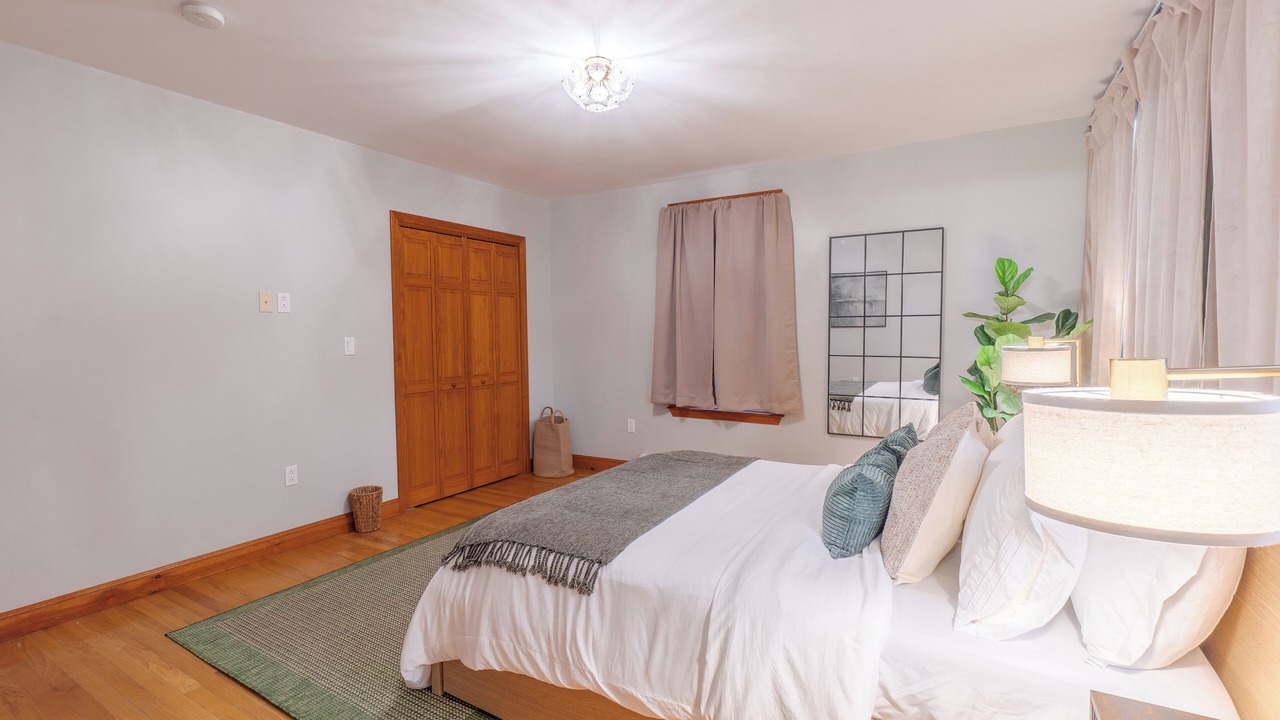 Photo of Bedroom in Inman Square
