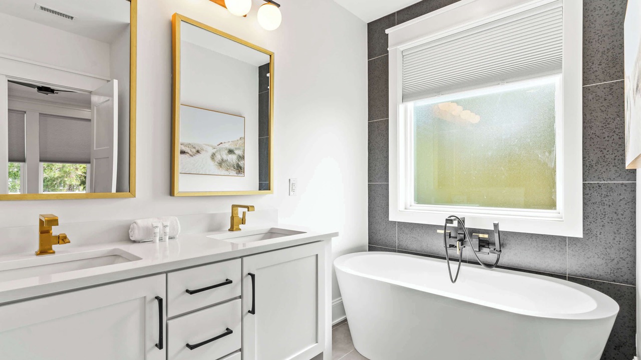 Photo of Bathroom in Long Beach