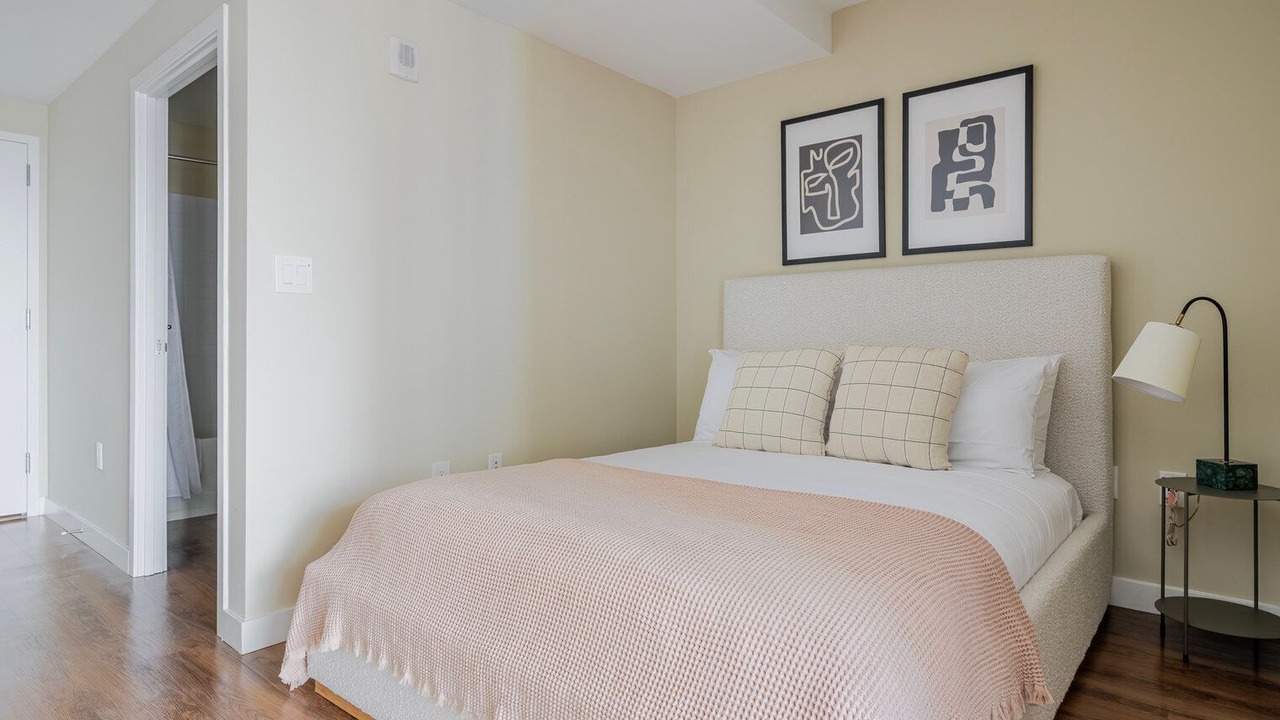 Photo of Bedroom in Theatre District