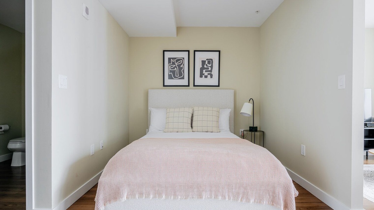 Photo of Bedroom in Theatre District