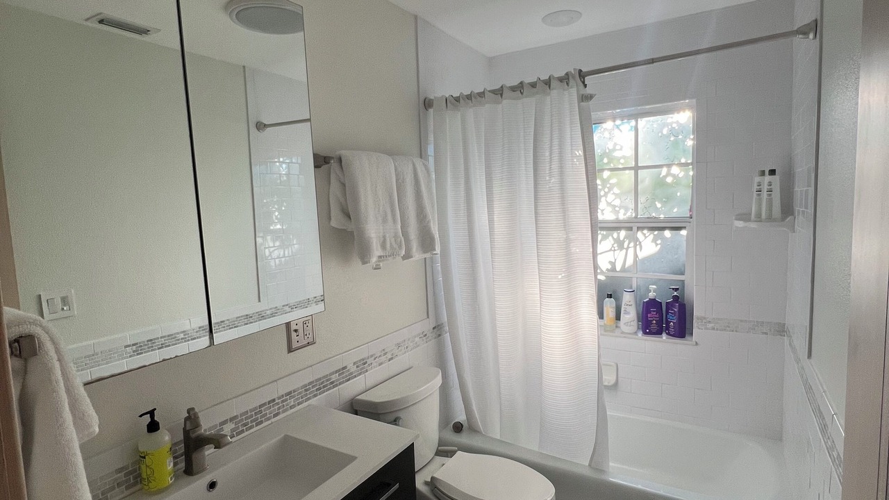 Photo of Bathroom in South Gate Ridge