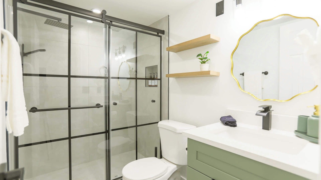 Photo of Bathroom in Anona