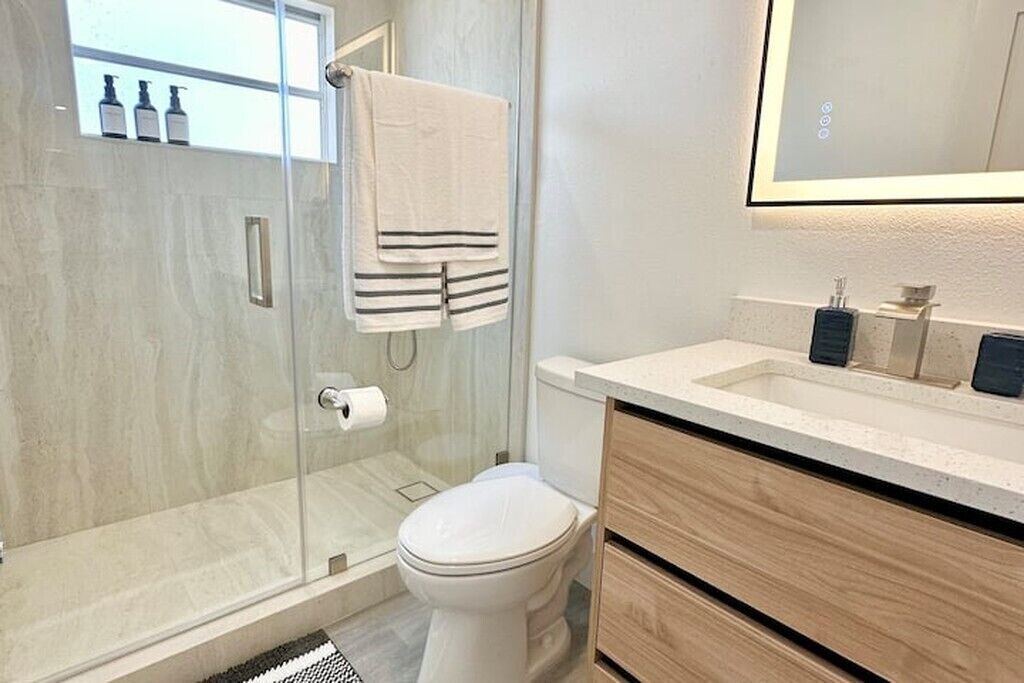 Photo of Bathroom in Anona