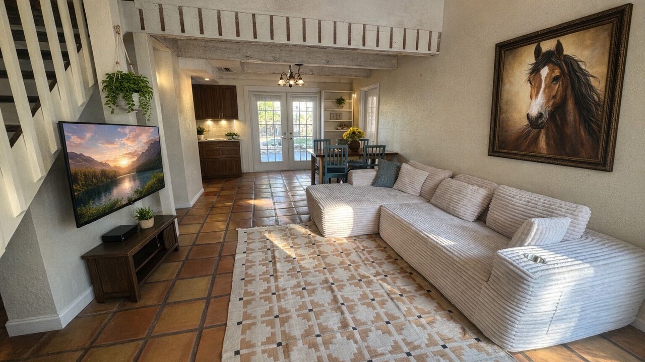 Photo of Livingroom in South Gate Ridge