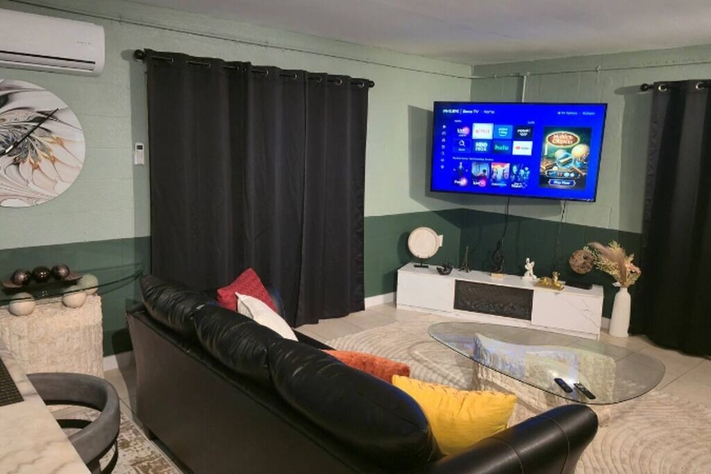 Photo of Livingroom in Capri Isle