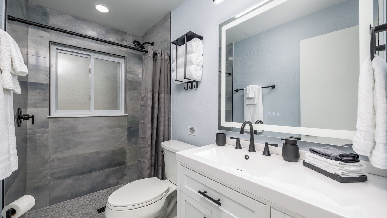 Photo of Bathroom in South Gate Ridge