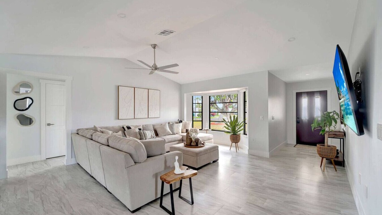 Photo of Livingroom in Englewood South