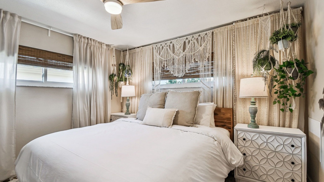 Photo of Bedroom in Capri Isle