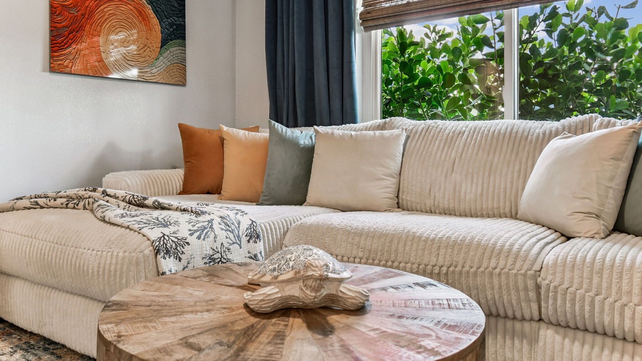 Photo of Livingroom in Capri Isle