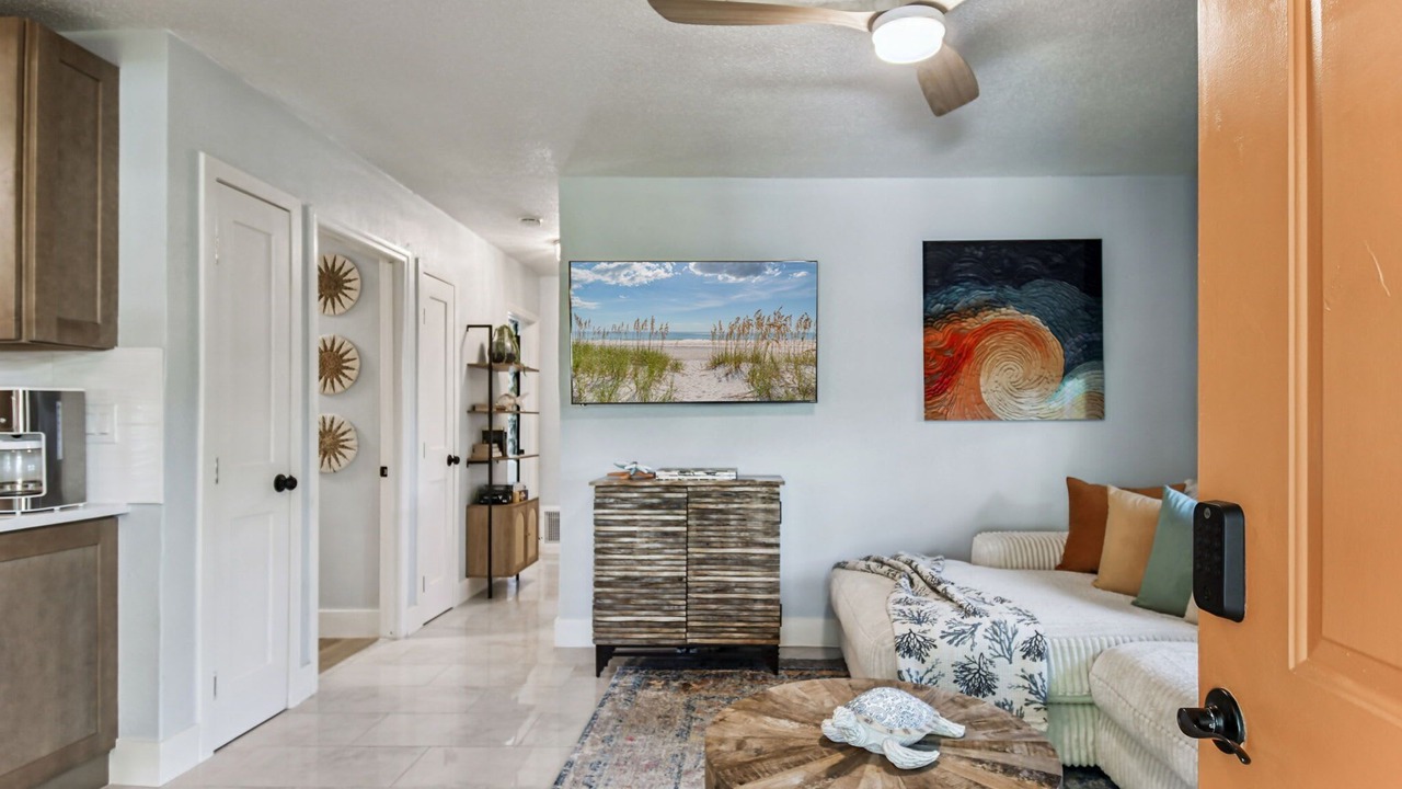 Photo of Livingroom in Capri Isle