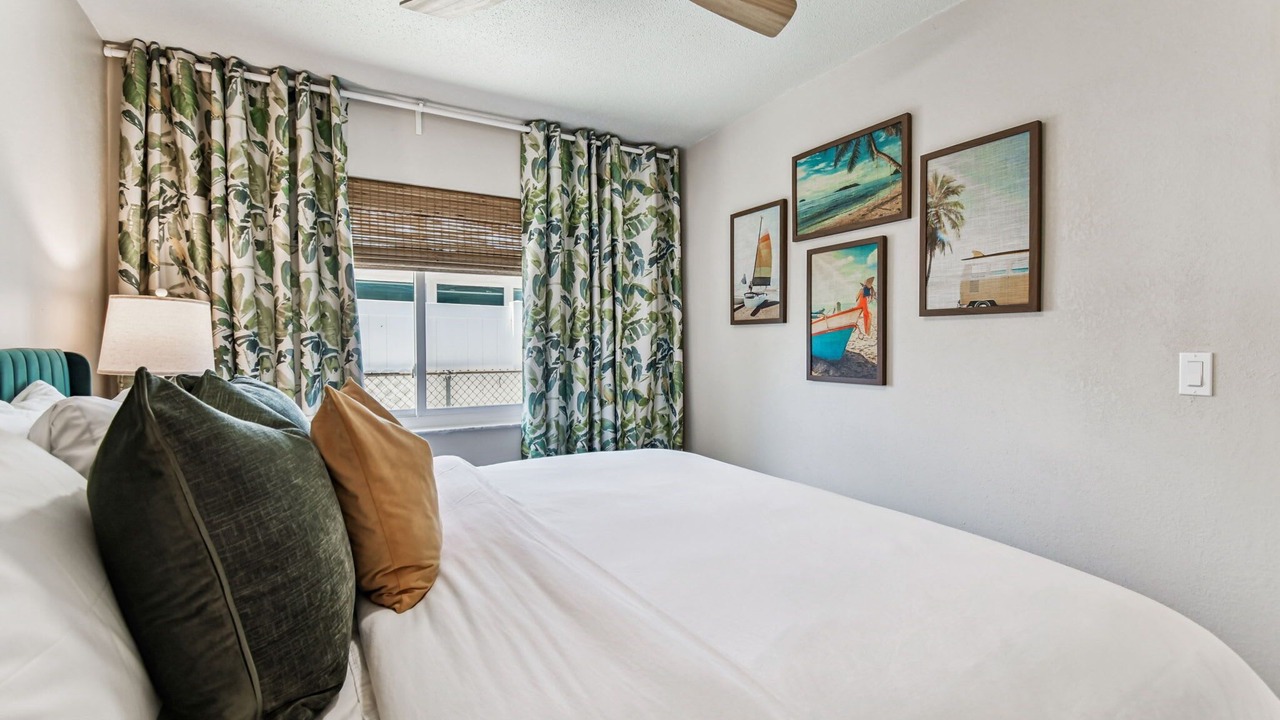 Photo of Bedroom in Capri Isle