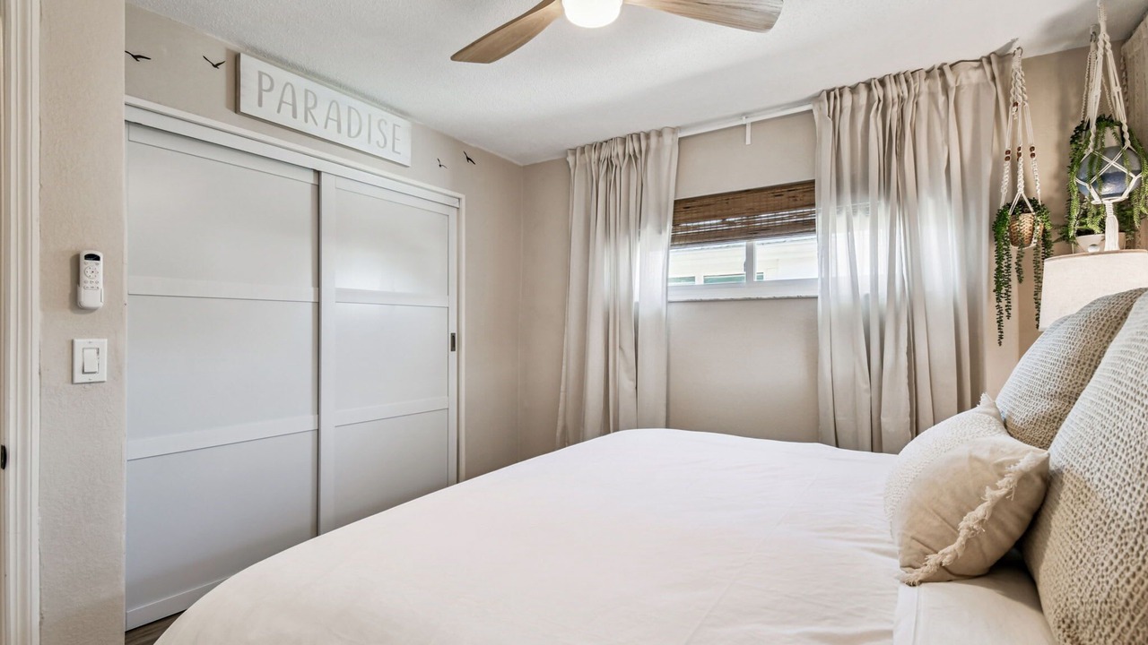 Photo of Bedroom in Capri Isle